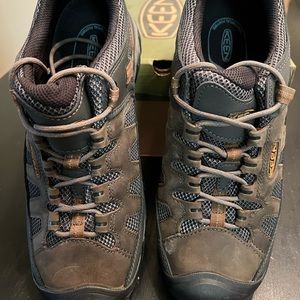 KEEN Men’s Targhee Vent hiking shoe. Size 11.5 in box never worn.